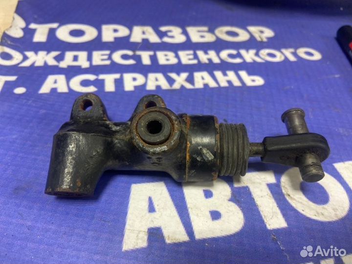 Рабочий цилиндр сцепления. Volkswagen Transporter