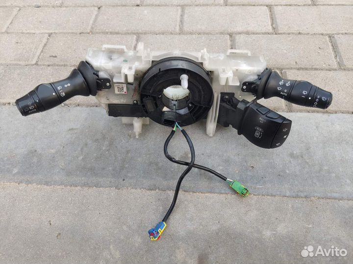 Подрулевой переключатель Рено Меган 3