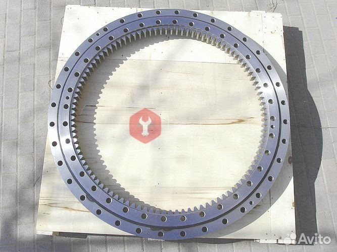 Опорно-поворотный круг Hitachi EX200-2 9148123