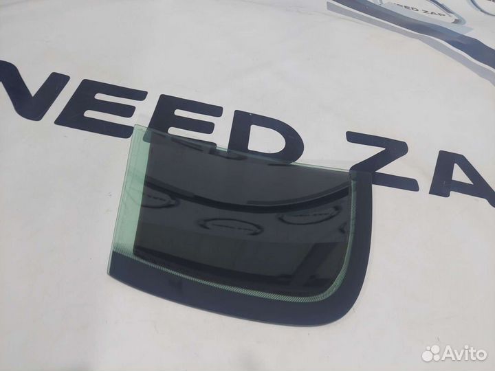 Стекло форточка заднее правое Renault Megane 2