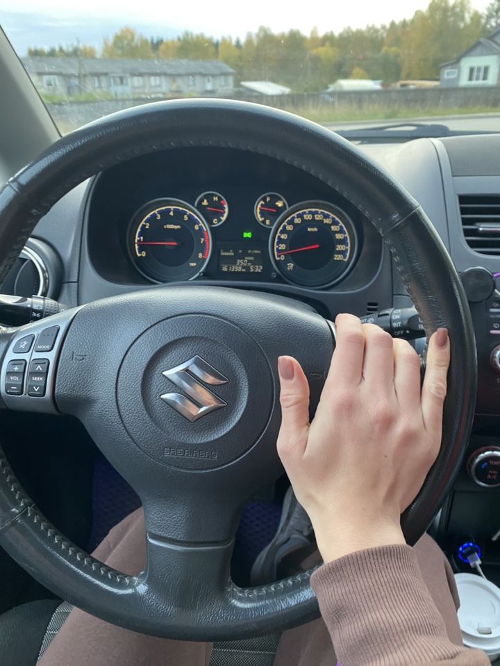 Suzuki SX4: фото владельца