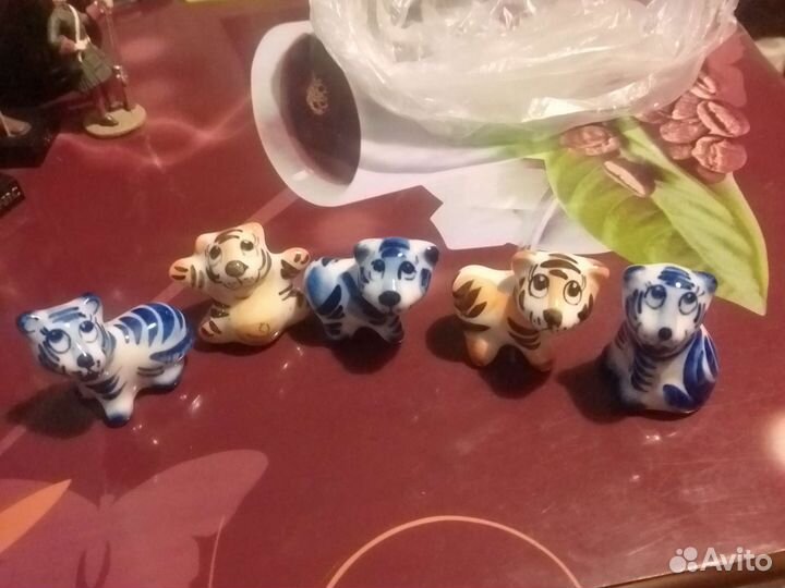 Фигурки тигра гжель