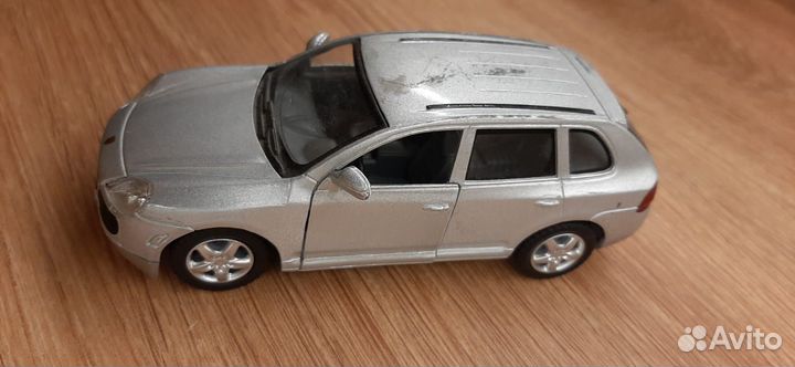 Модель машины Porsche Cayenne