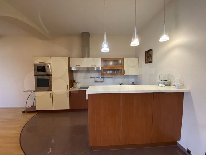 3-к. квартира, 170 м², 6/7 эт.