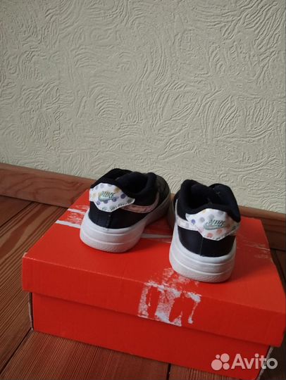 Кроссовки nike детские оригинал размер 5с, 21