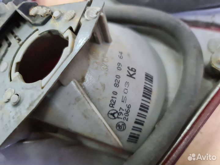 Задний внутренний фонарь Mercedes W210 дорест