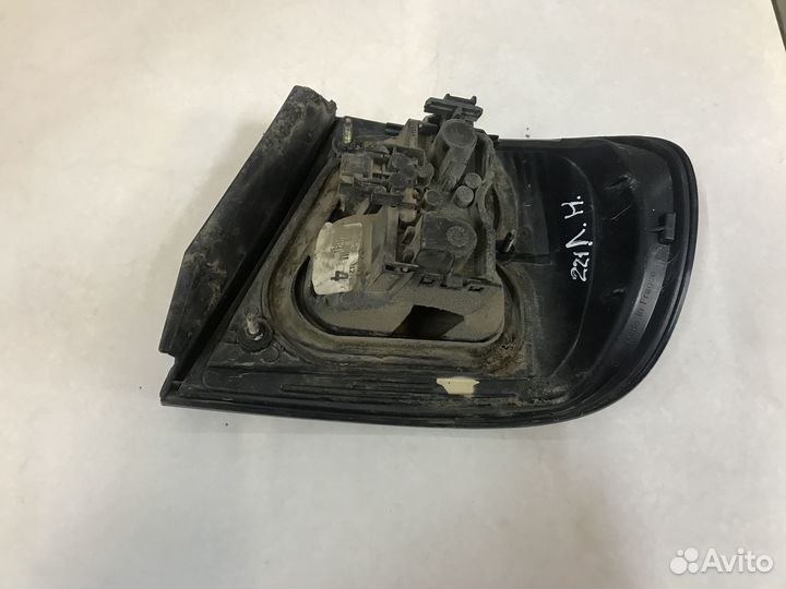 Фонарь задний левый внешний Nissan Primera P11 рес