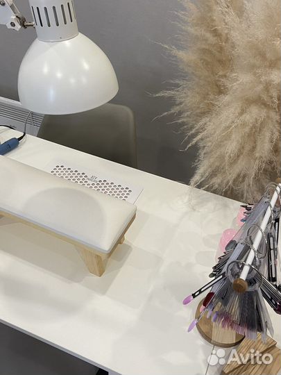 Стол маникюрный со встроенной вытяжкой Nogturne