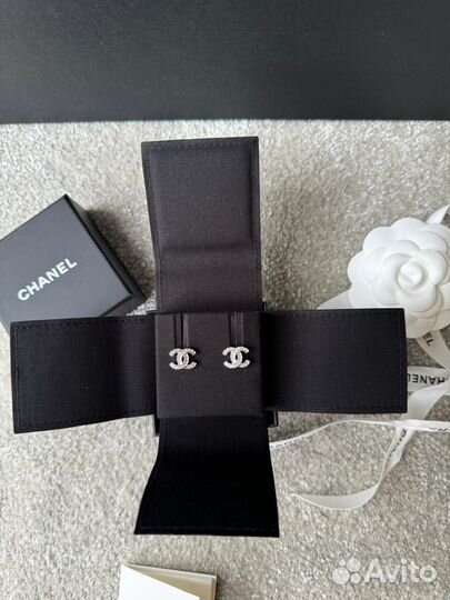 Chanel пусеты