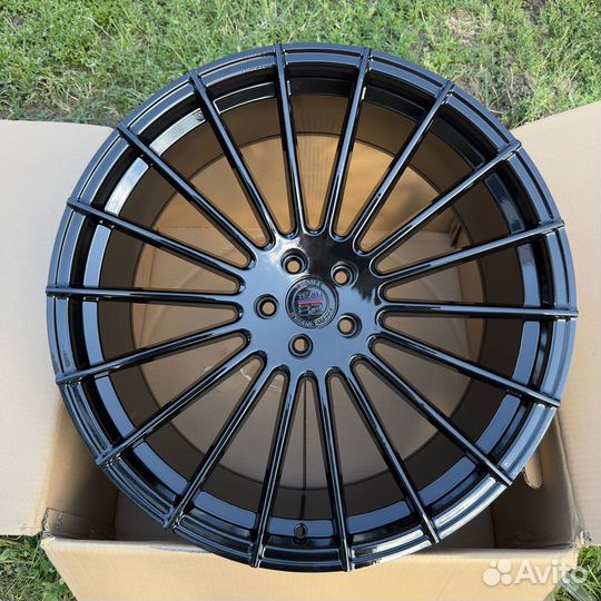 Новые литые диски R22 Hamann Design 5x108