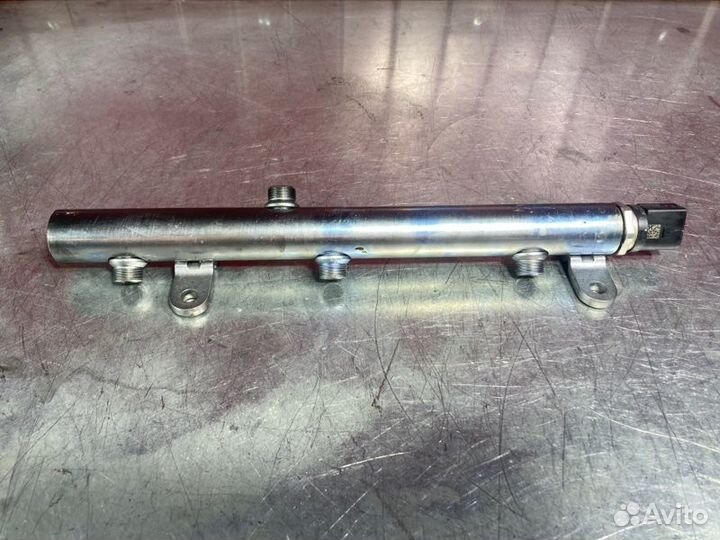 Топливная рампа правая Mercedes E-Class W213 OM642