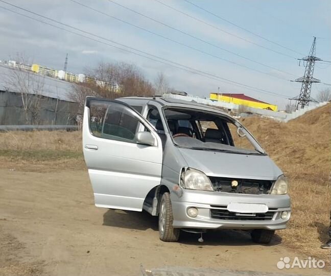 Toyota Touring Hiace 2.7 AT, 2001