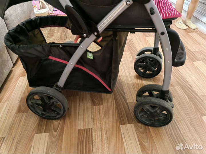 Прогулочная коляска