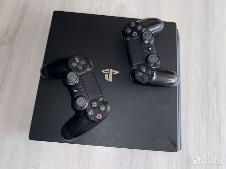 Игровая приставка ps4 pro 1tb