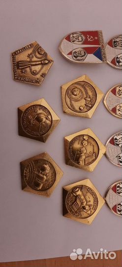 Значок по теме космос