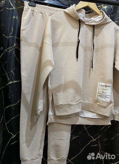 Спортивный костюм женский