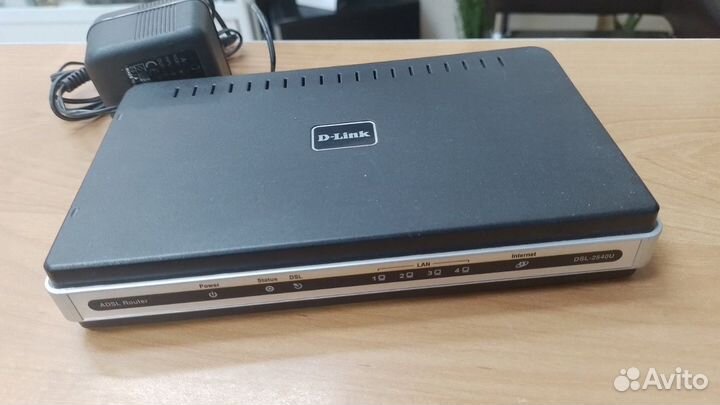 Маршрутизатор DSL-2540U back
