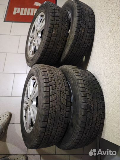 Dunlop Winter Maxx SJ8 215/60 R17 R