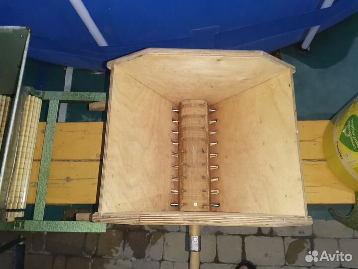 Дробилка, рушилка, мялка для винограда