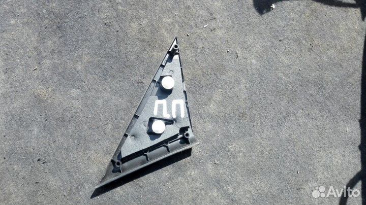 Уголок зеркала внутренний передний правый Toyota