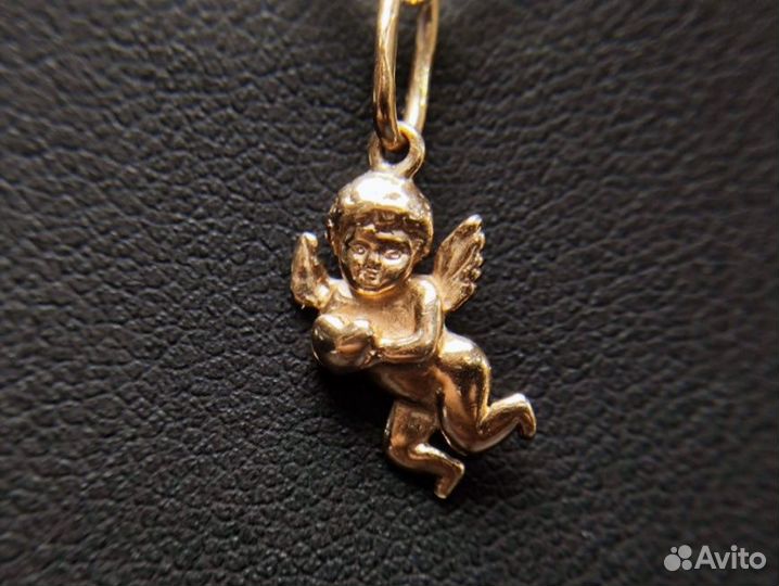 Золотой кулон 585 пробы массой 0.9 грамм