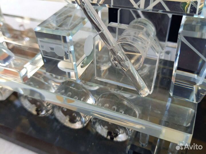 Сувенирная 3d модель автокрана стекло