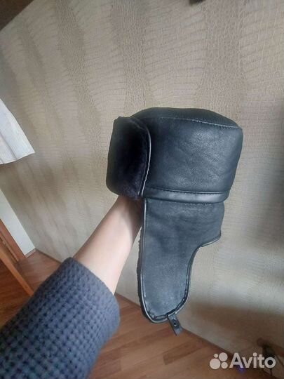 Шапка- ушанка кожаная с какардой