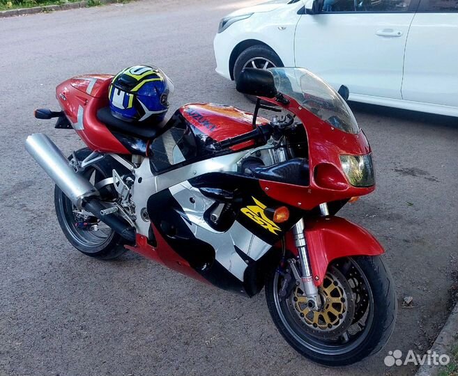 Suzuki gsx-r 750 srad