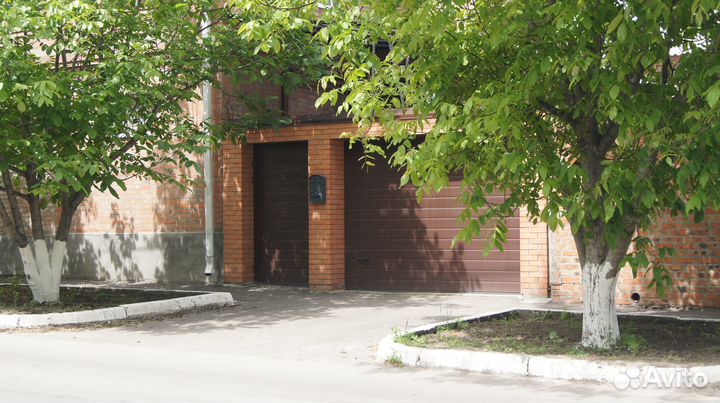 Секционные Подъемные ворота Алютех на заказ