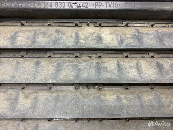 Решетка вентиляционная задняя Mercedes Benz