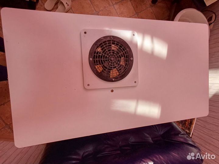 Столик для маникюра