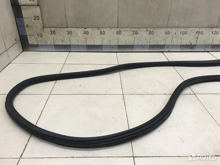 Уплотнитель (внутри) Octavia (A5 1Z) 2004-2013