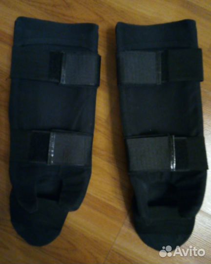 Продам защиту голени и кисти на 5-7 лет, б/у