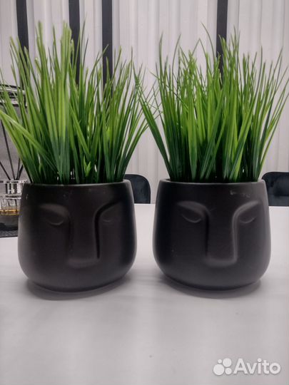 Искусственное дерево в горшке