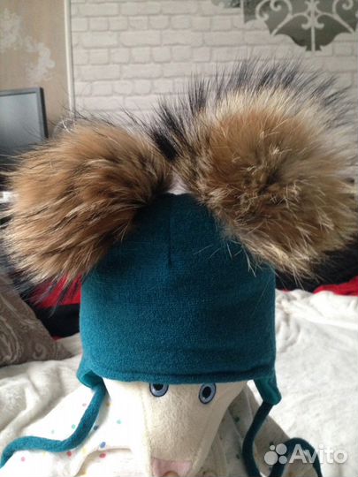 Новая шапка с натуральными пумпонами