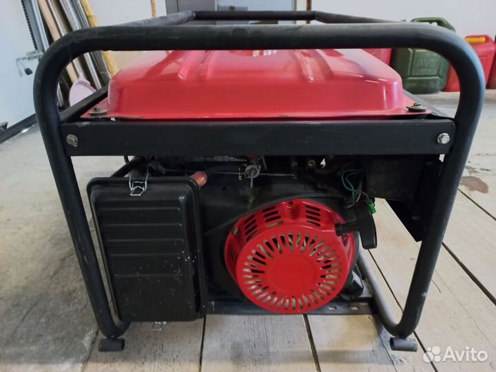 Бензиновый генератор