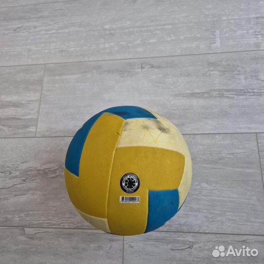 Волейбольный мяч