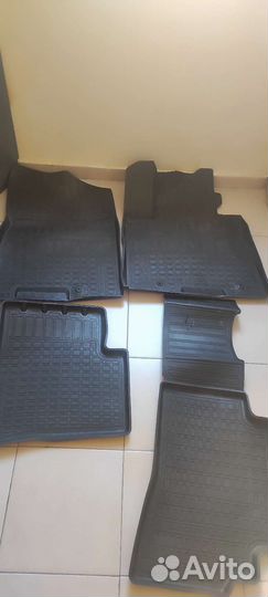 Автомобильные коврики резиновые