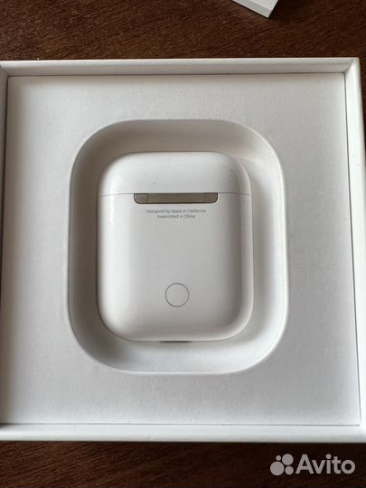 Беспроводные наушники apple airpods 1