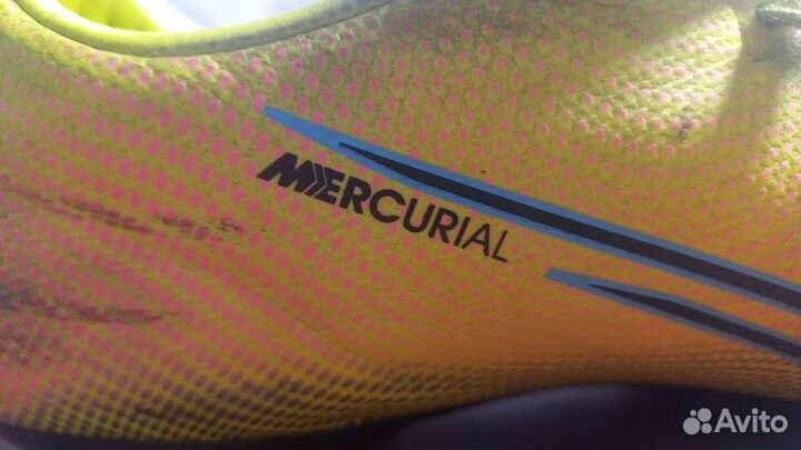 Футбольные бутсы nike mercurial