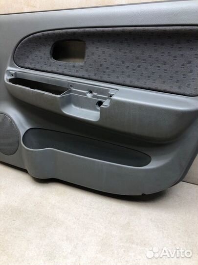 Обшивка двери передняя правая Kia Rio 1 1