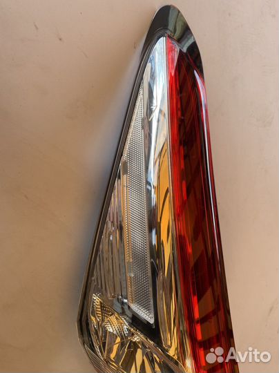 Фонарь задний левый Toyota Camry 70
