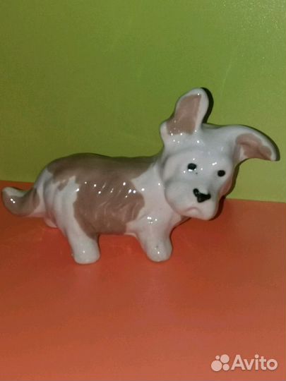 Собака фарфоровая (винтаж)