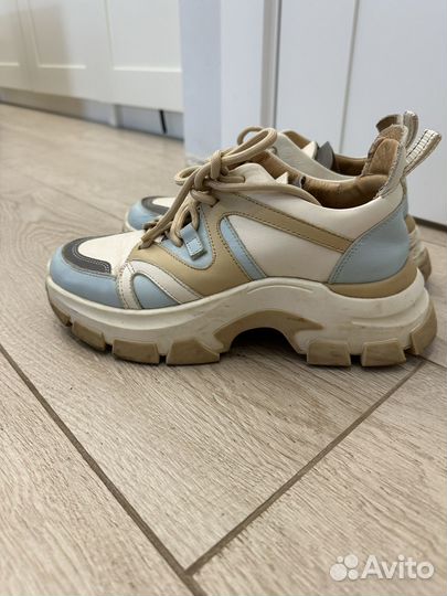 Кроссовки econika 37