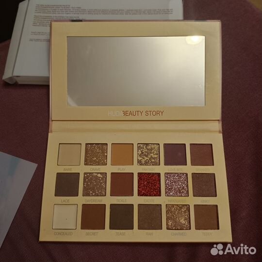 Палетка теней huda beauty