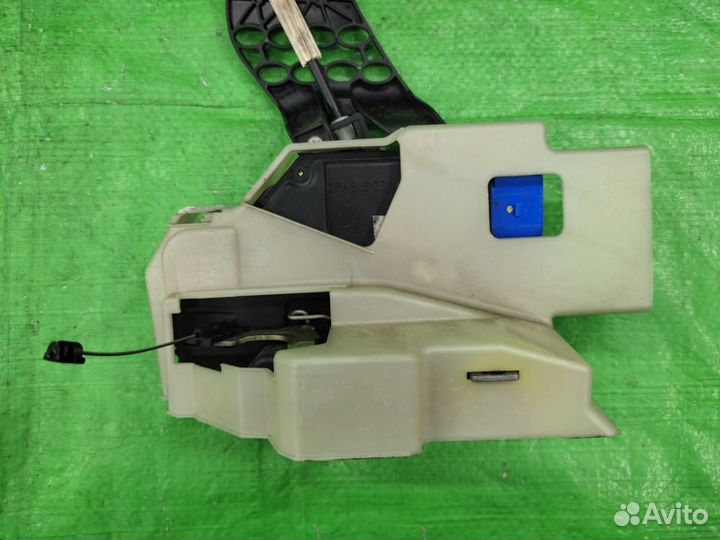 Замок з/п двери 9 конт. Touareg 06-10 / Таурег