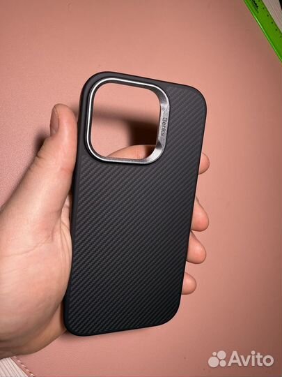 Чехол на iPhone 16 pro Benks кевлар