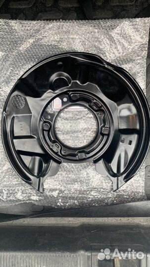 W203 Кожух тормозного диска зад. пр
