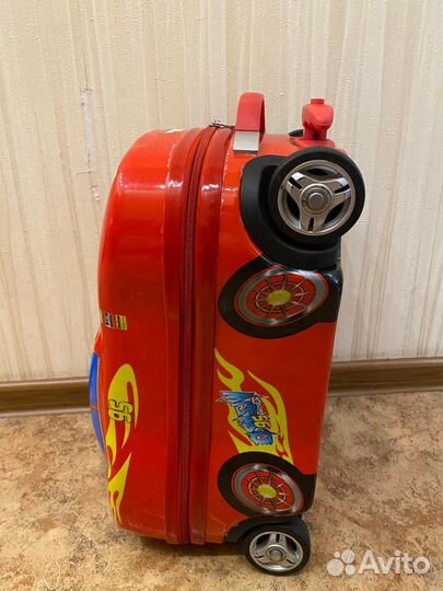 Детский чемодан на колесиках Молния маккуинн