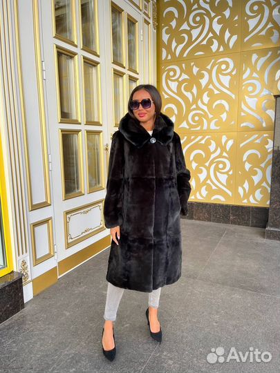 Шуба из сриженного бобра с капюшоном
